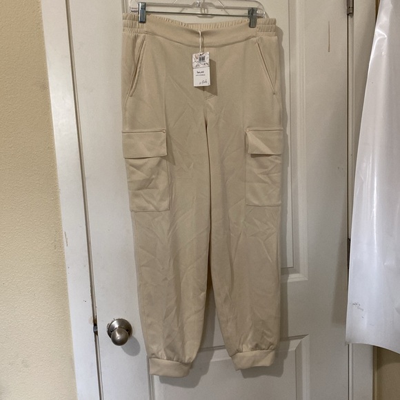 Splendid x @Cellajaneblog Scuba Cargo Jogger - Picture 3 of 9